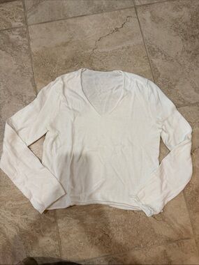 J.galt Women's V-Neck Sweater — White